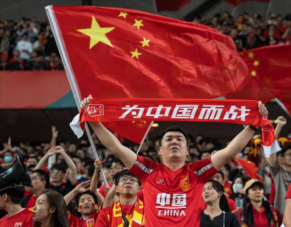 富安健洋：加盟阿贾克斯是全新开始，希望能成为年轻球员榜样（富安健洋：转投阿贾克斯开启新篇章，盼成年轻球员楷模）