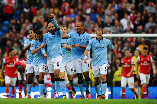 意甲战报：内雷斯双响，斯卡马卡破门，那不勒斯3-1亚特兰大（意甲综述：内雷斯梅开二度，斯卡马卡建功，那不勒斯3-1力克亚特兰大）