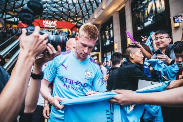 2025／26赛季英超：伦敦德比火热开打，切尔西迎战领头羊阿森纳（英超2025／26赛季伦敦德比上演，切尔西对阵榜首阿森纳）