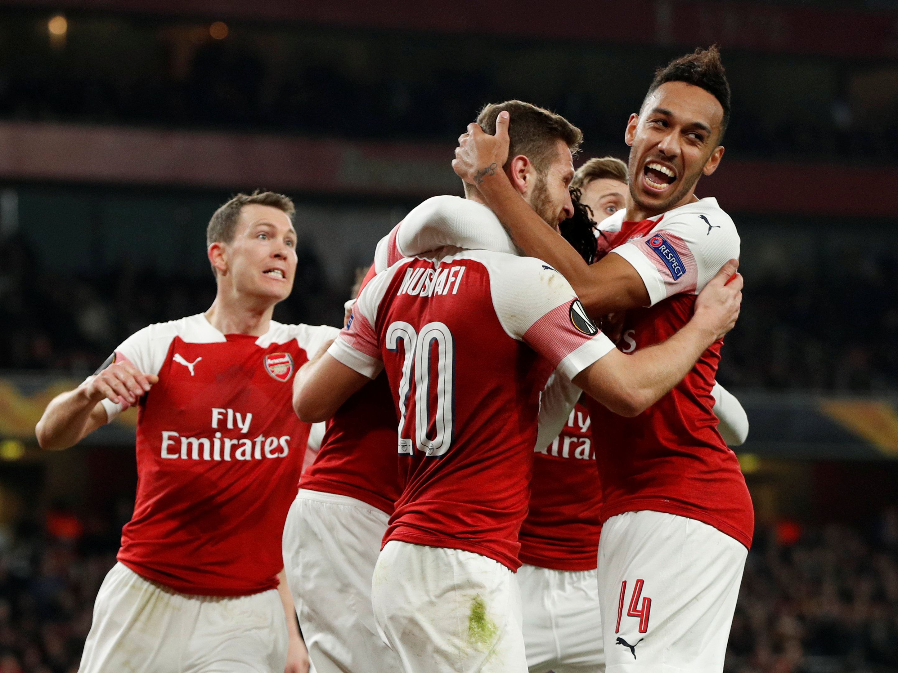 误判，意丁联赛中皮球从边网打进，裁判判罚进球有效