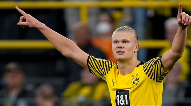 德甲最新身价：17岁小将卡尔暴涨至6000万，凯恩跌至6500万（德甲身价榜更新：17岁新星卡尔飙至6000万，凯恩降至6500万）