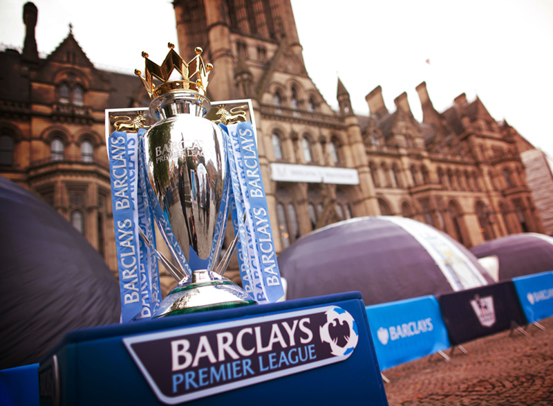 斯洛特两度弃用萨拉赫收奇效，利物浦四场不败迎欧冠胜利（斯洛特两度雪藏萨拉赫见奇效，利物浦四战不败斩获欧冠胜利）